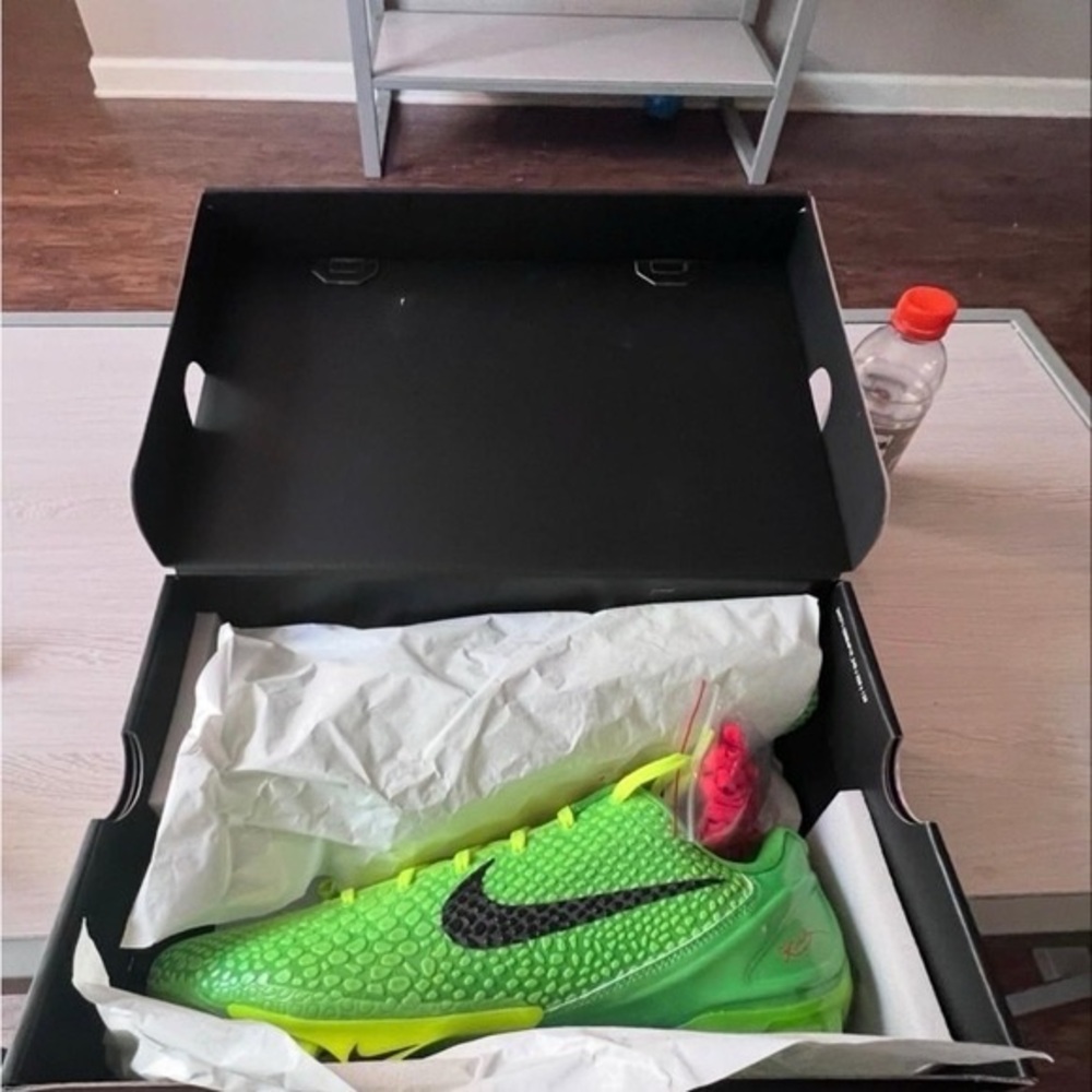 Nike Kids Neon Green Sneakers with Black Swoosh